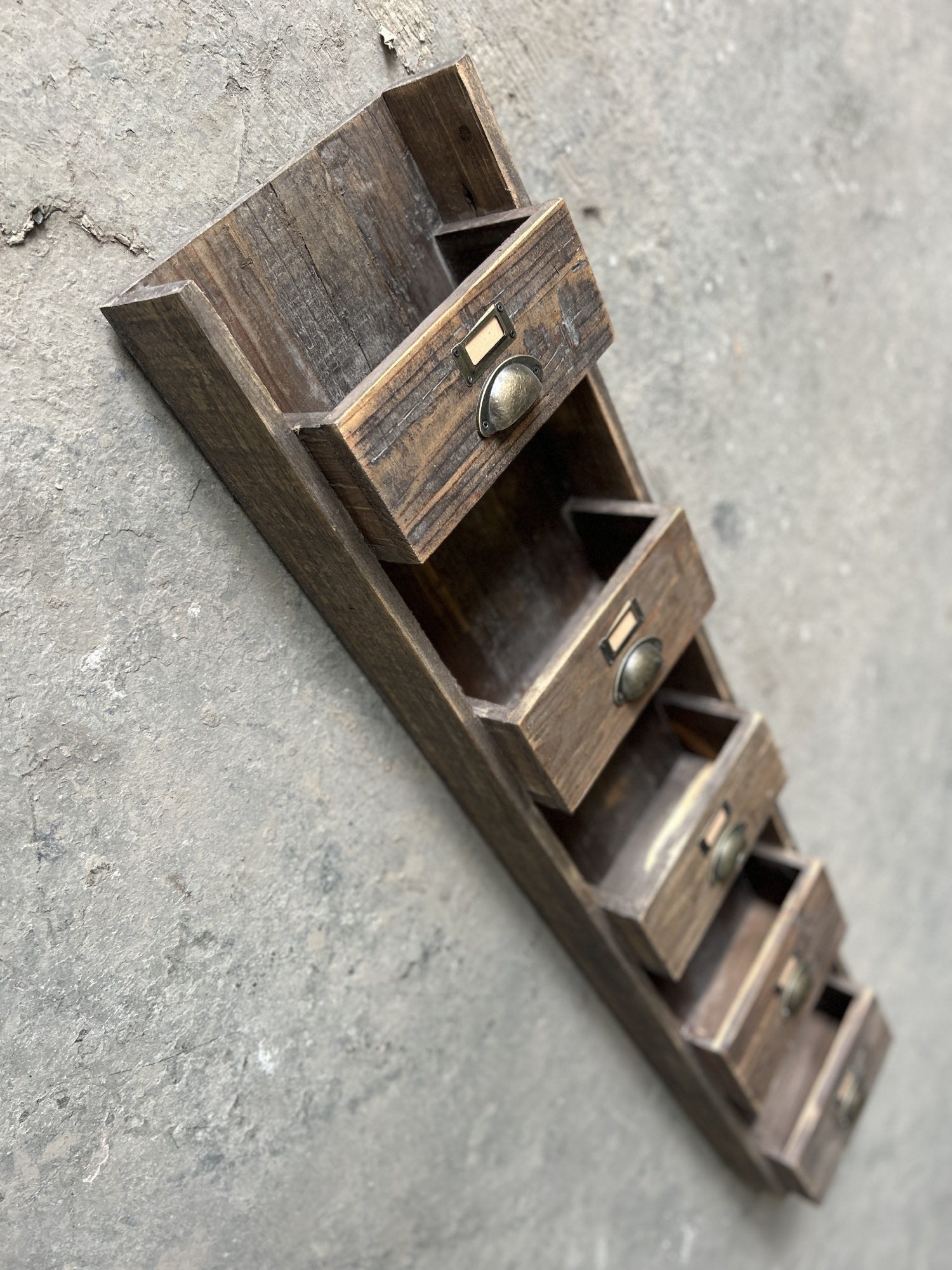 Holzregal mit 5 Fächern, aus recyceltem Holz, H 145 cm, B 30 cm, L 14 cm von fischer's lagerhaus