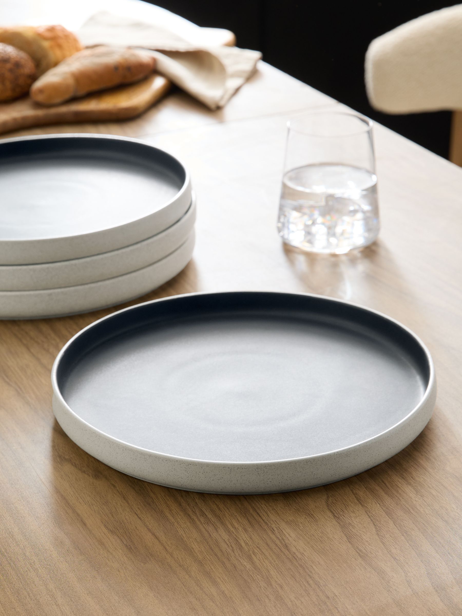 Set van 4 Otis dinerborden