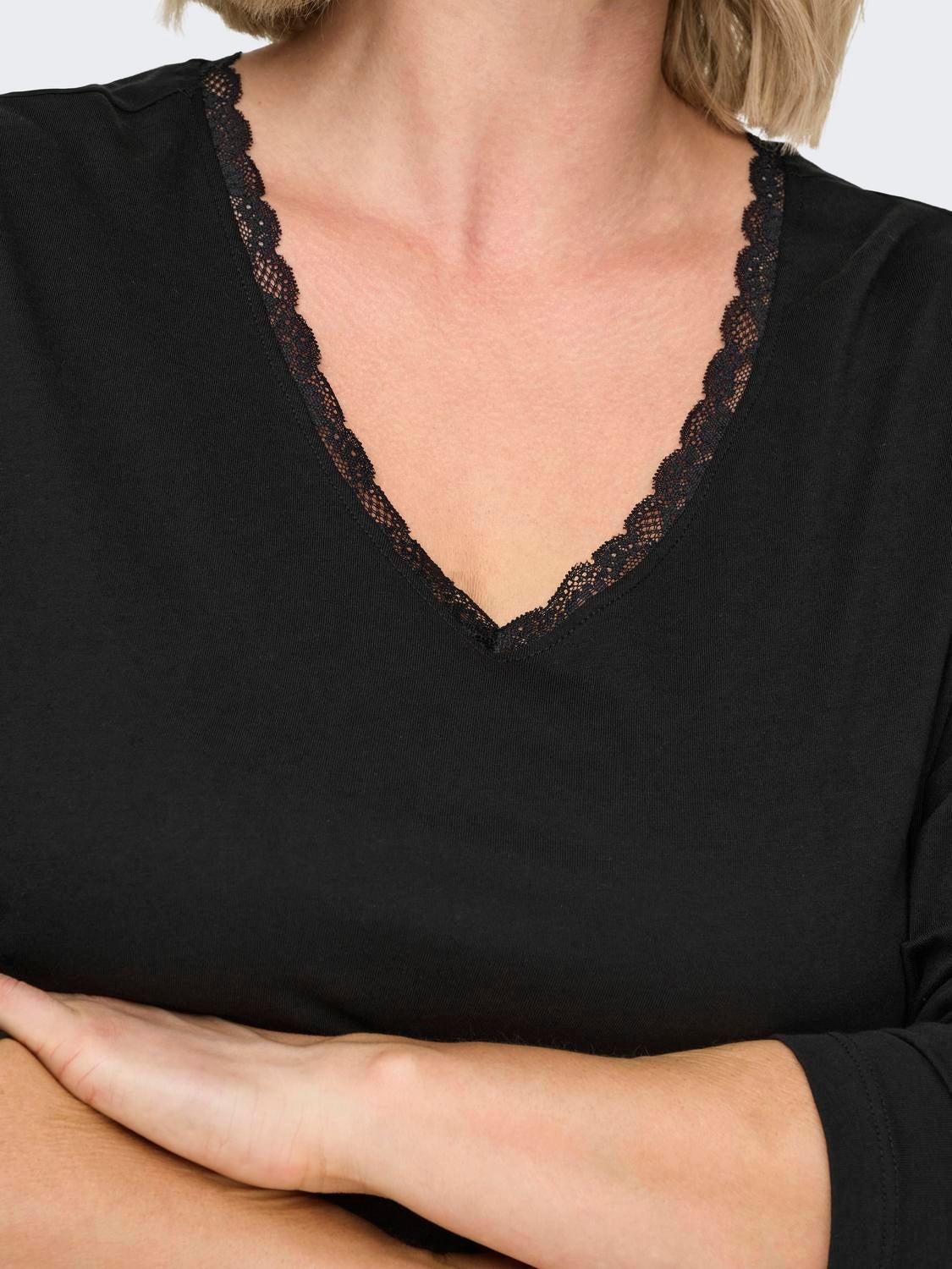 CARBONNIE Top Black