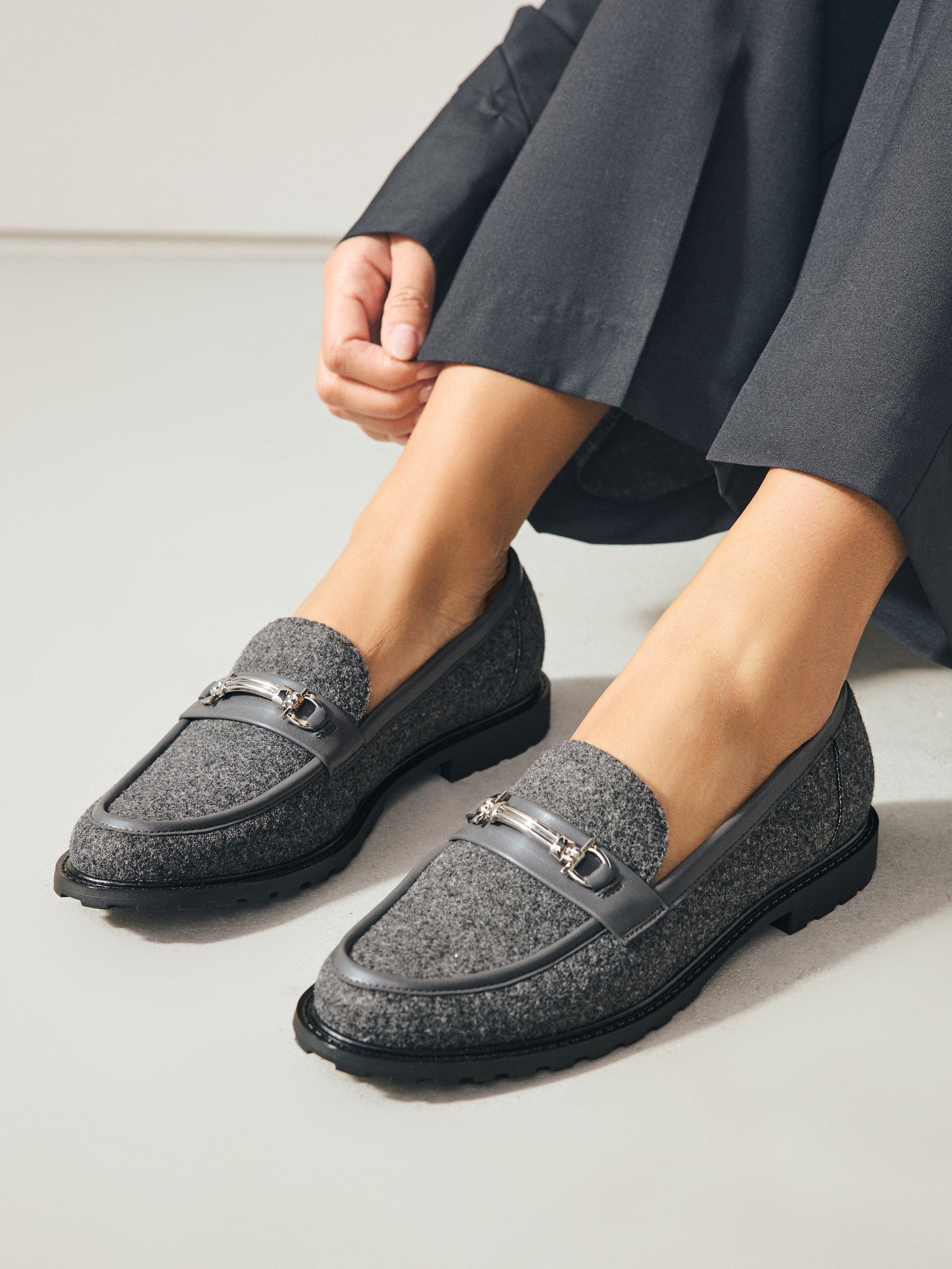 Grijs - Forever Comfort® Trim Hardware Round Toe Loafers