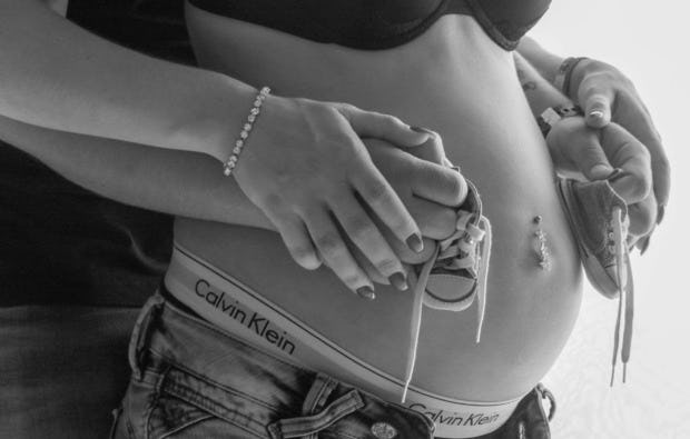 Babybauch Fotoshooting Frankfurt