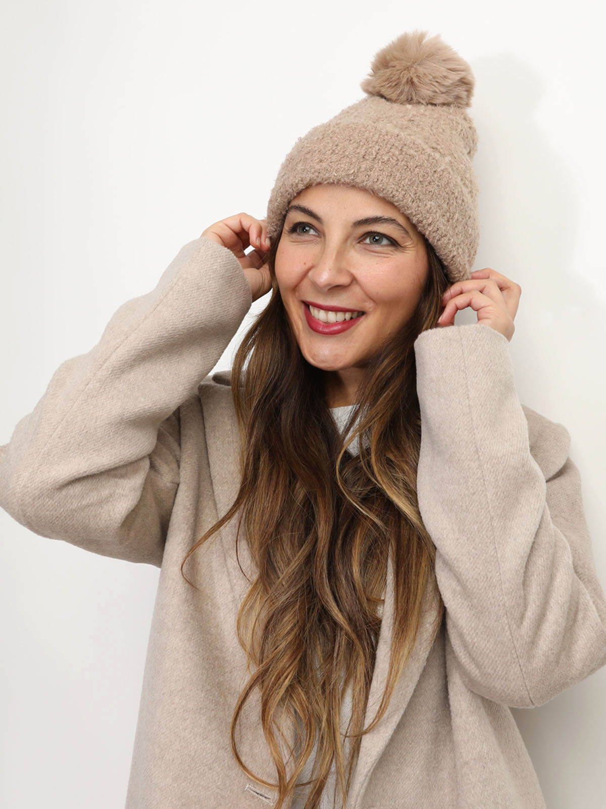 Bonnet molletonné à pompon- Taupe