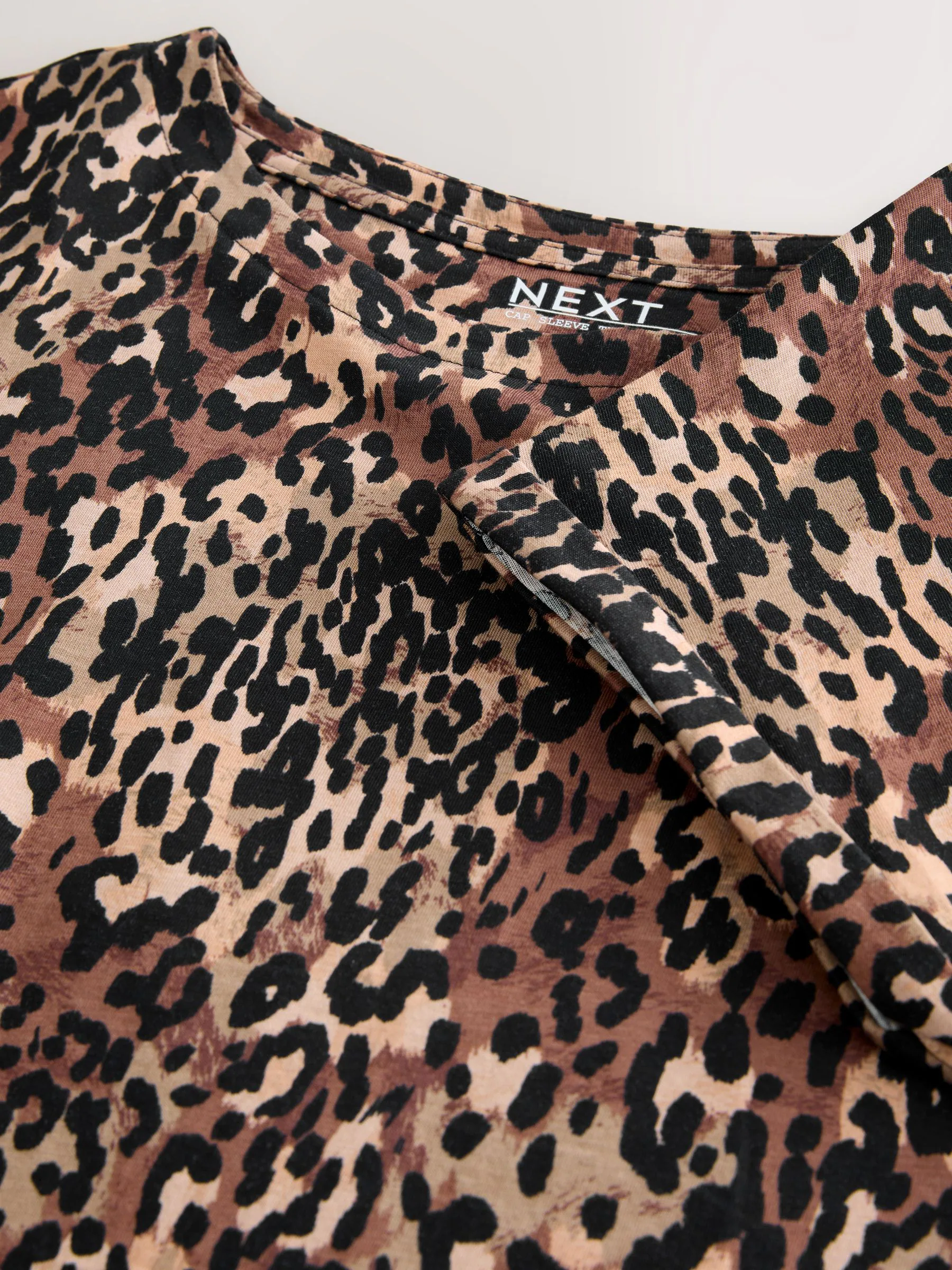 Animal - Luipaardprint - T-shirt met kapmouwtjes