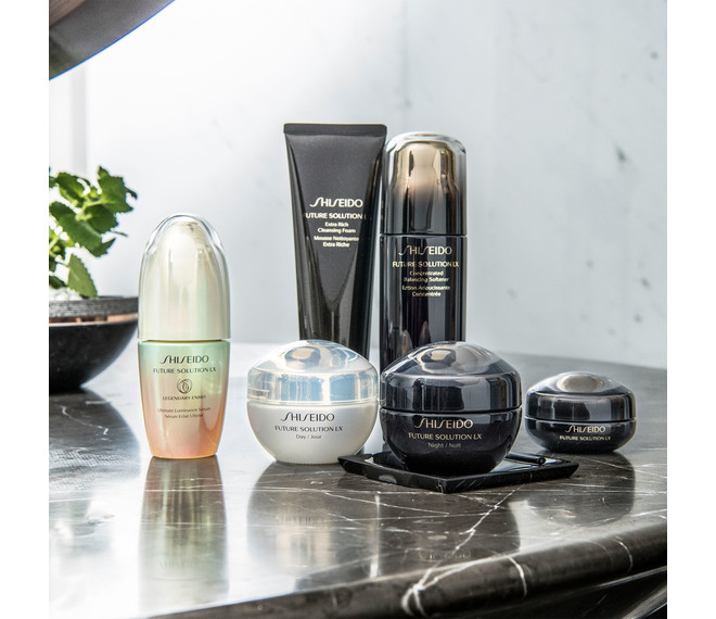 Shiseido Future Solution LX Legendary Enmei Ultimate Luminance Serum