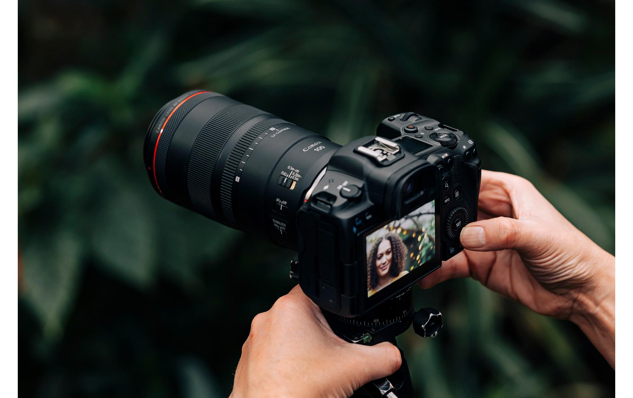Festbrennweite RF 100mm F/2.8 L Macro IS USM – Canon RF<br>Makroobjektiv mit einer unglaublichen 1.4-fachen Vergrösserung