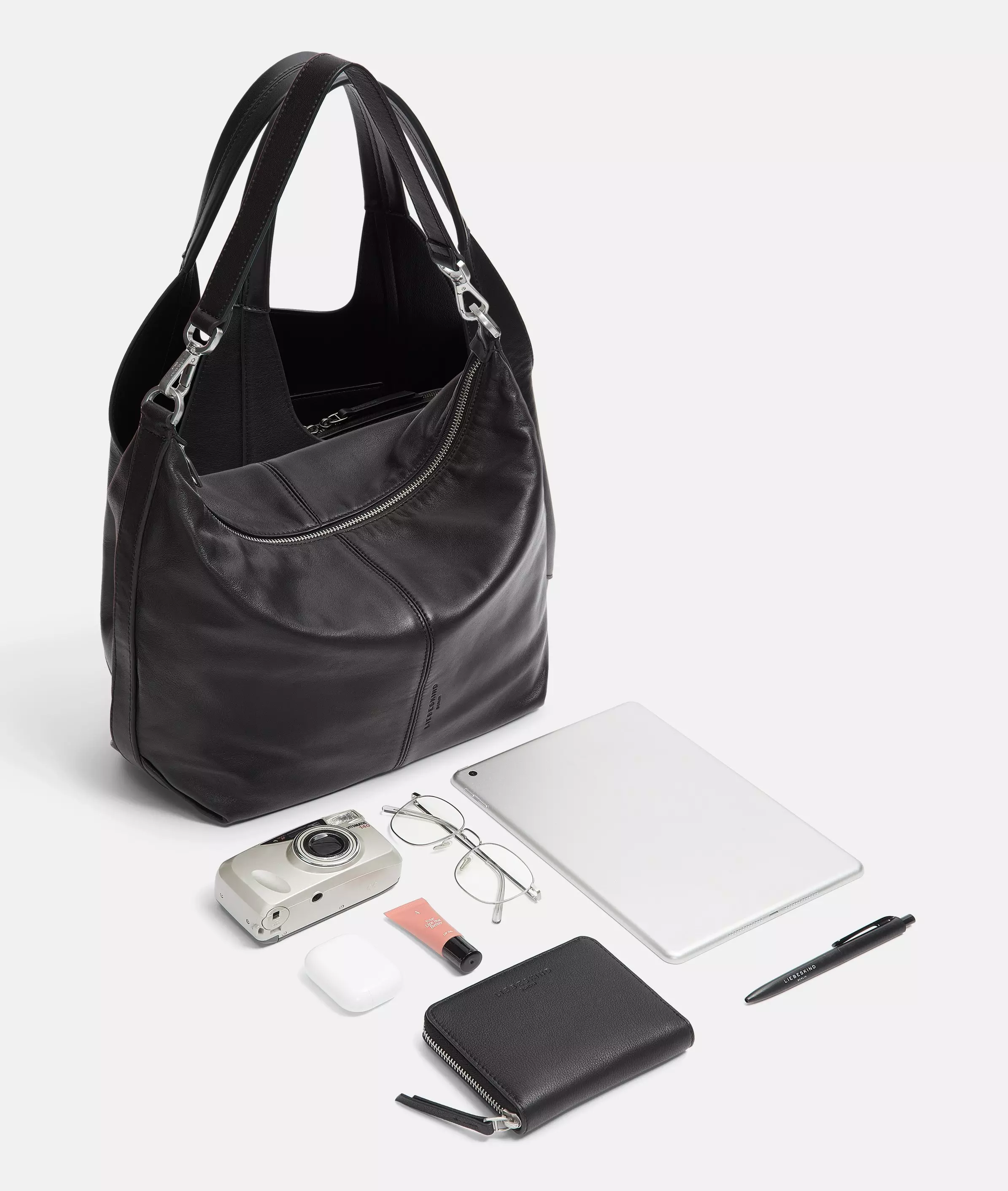 Lilly Tote M Spacious bag made from soft nappa leather