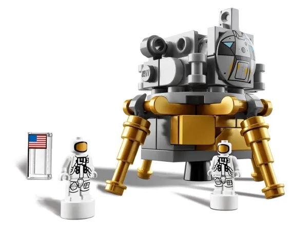 LEGO Ideas 92176 NASA Apollo Saturn V