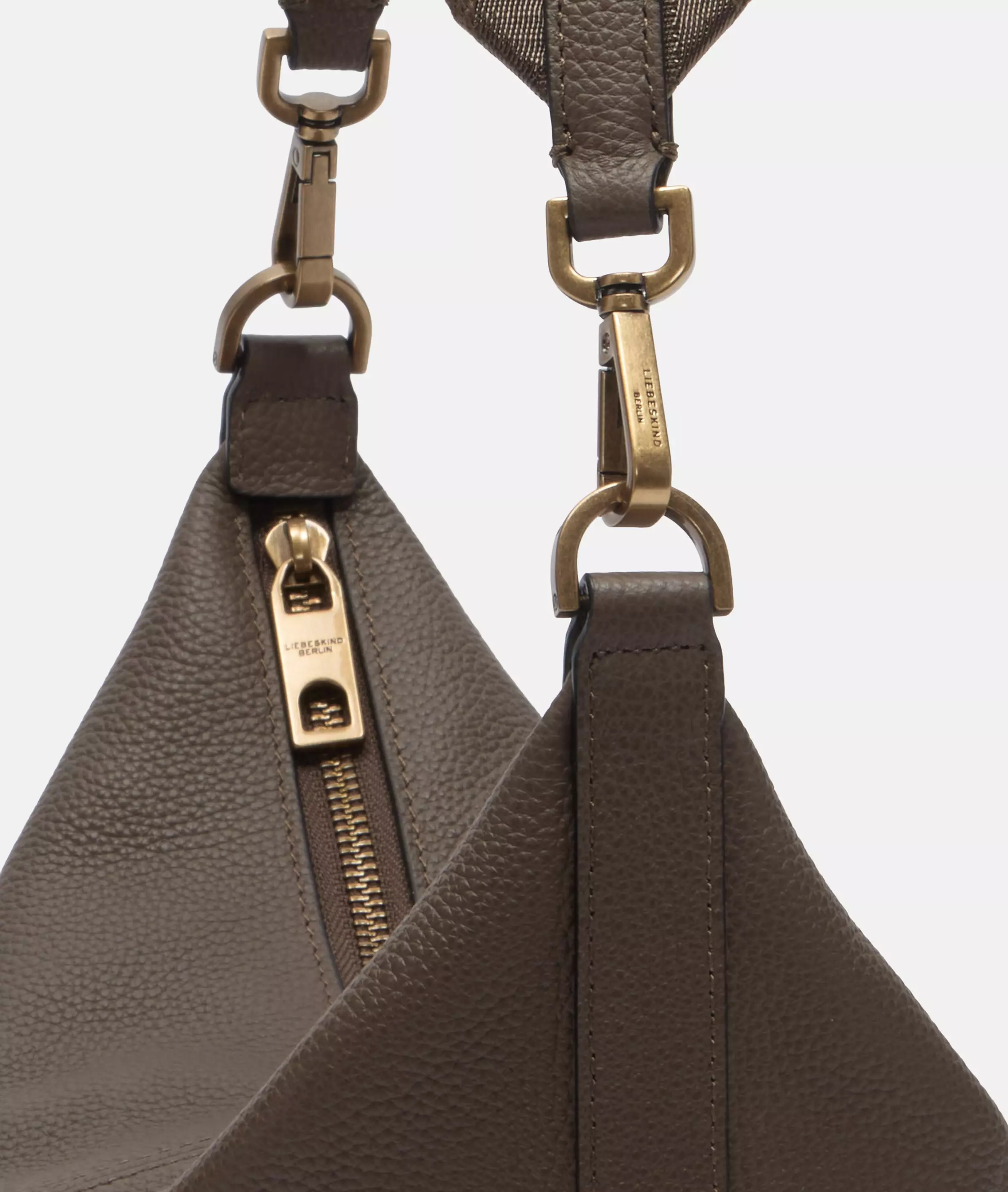 Paris Hobo S Handy hobo bag made from high-quality sheepskin