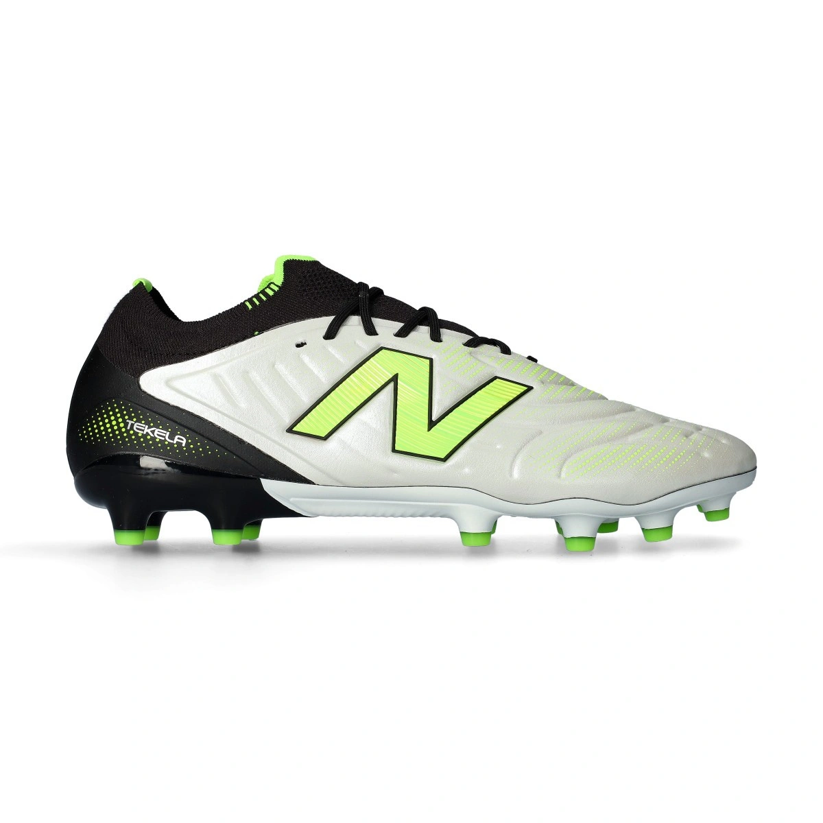 Chuteira New Balance Tekela Elite Low Laced MG V5