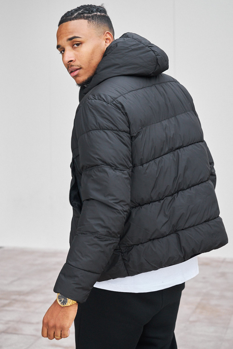 Doudoune matelassée imperméable noire à capuche