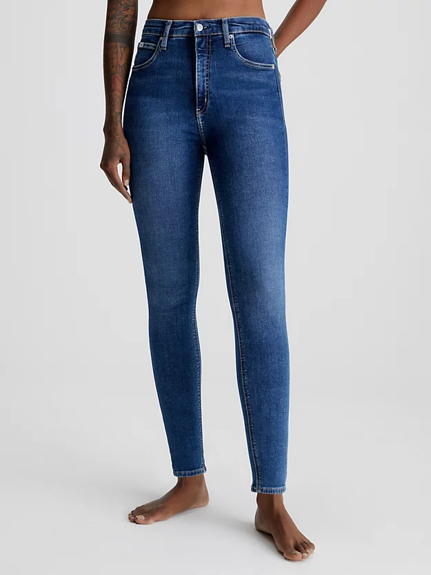 Calça jeans super skinny de cintura alta até o tornozelo