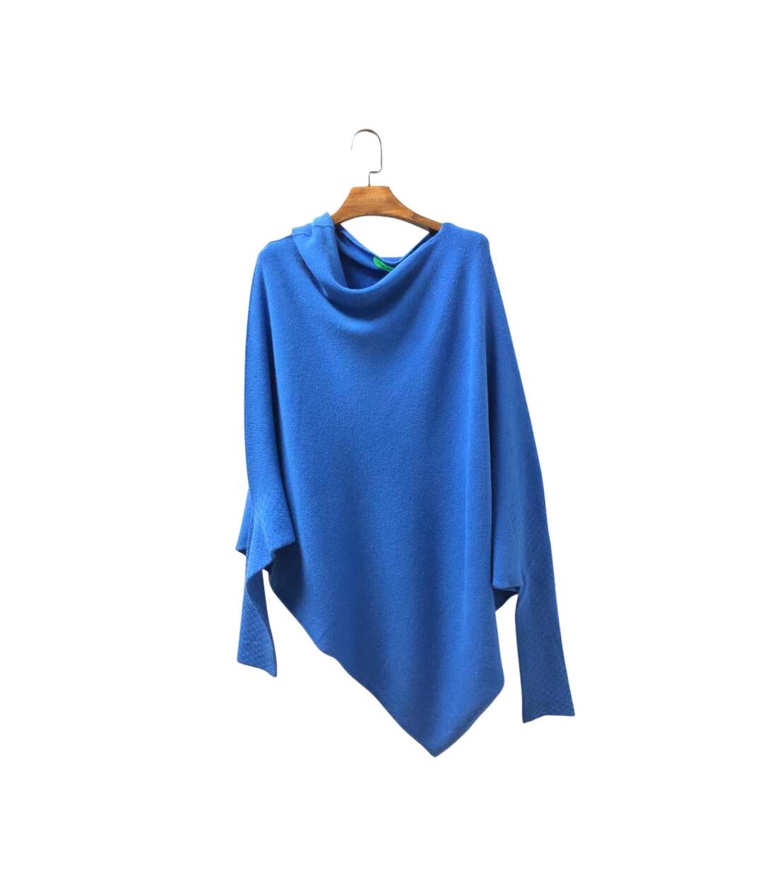 Pull poncho overside VACILLA