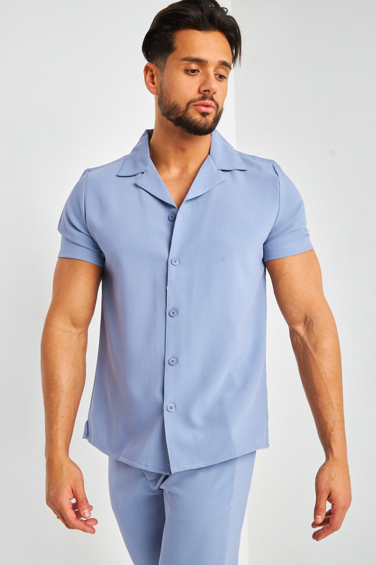 Chemise bleu pastel manches courtes