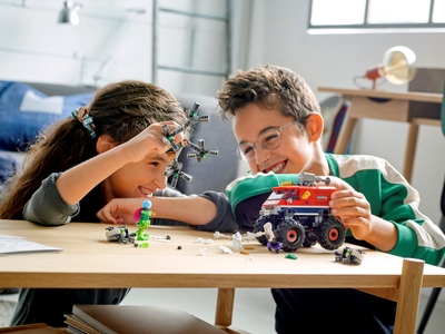 LEGO Spider-Man's monstertruck vs. Mysterio (76174)