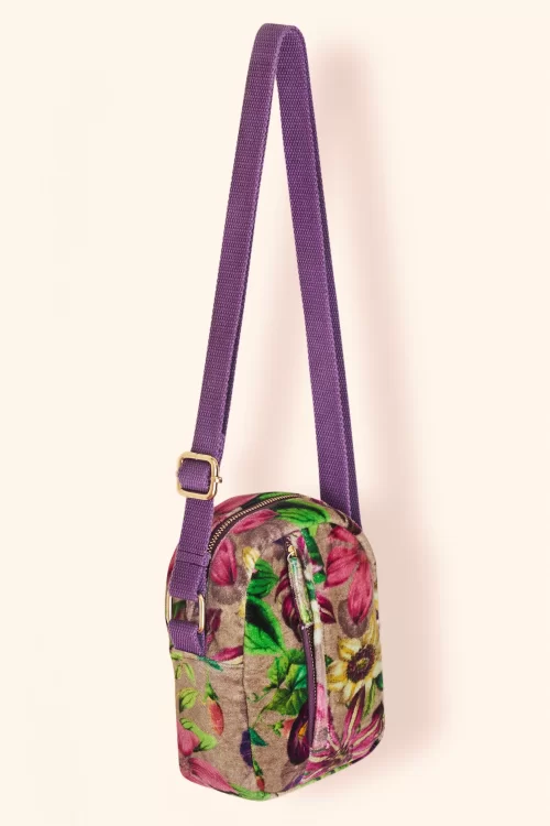 Powder Velvet Out and About tas in botanical