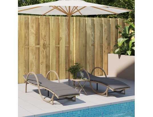 VIDAXL - Bain de soleil Chaises longues lot de 2 avec table beige résine tressée