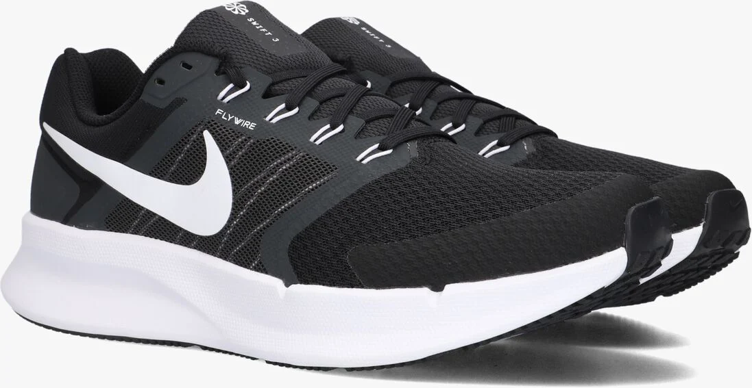 NIKE zwarte nike lage sneakers run swift 3