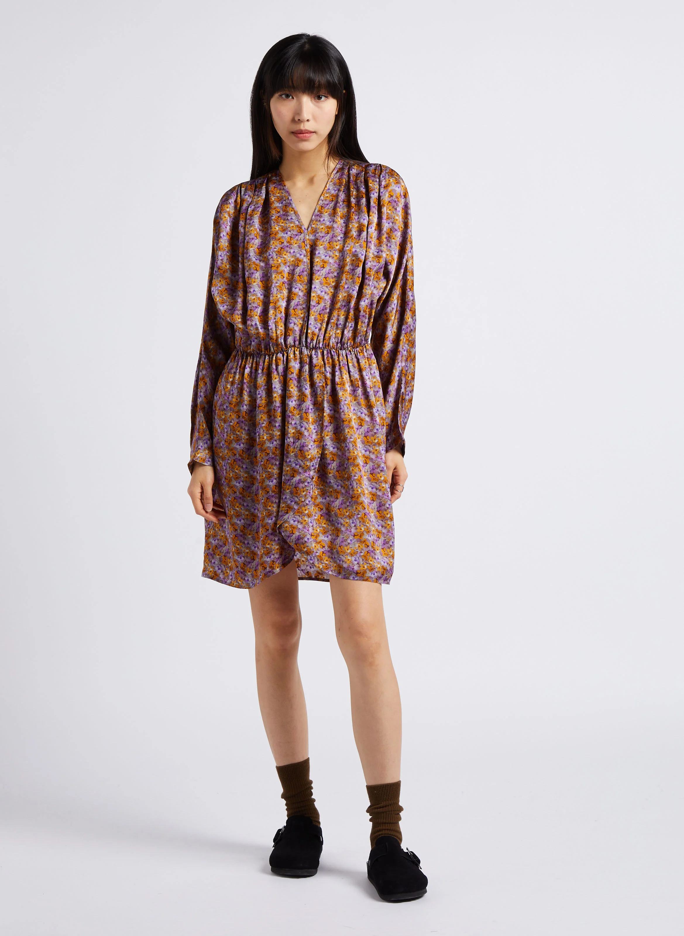 VIOLA - Robe courte cintrée à col V | Violet