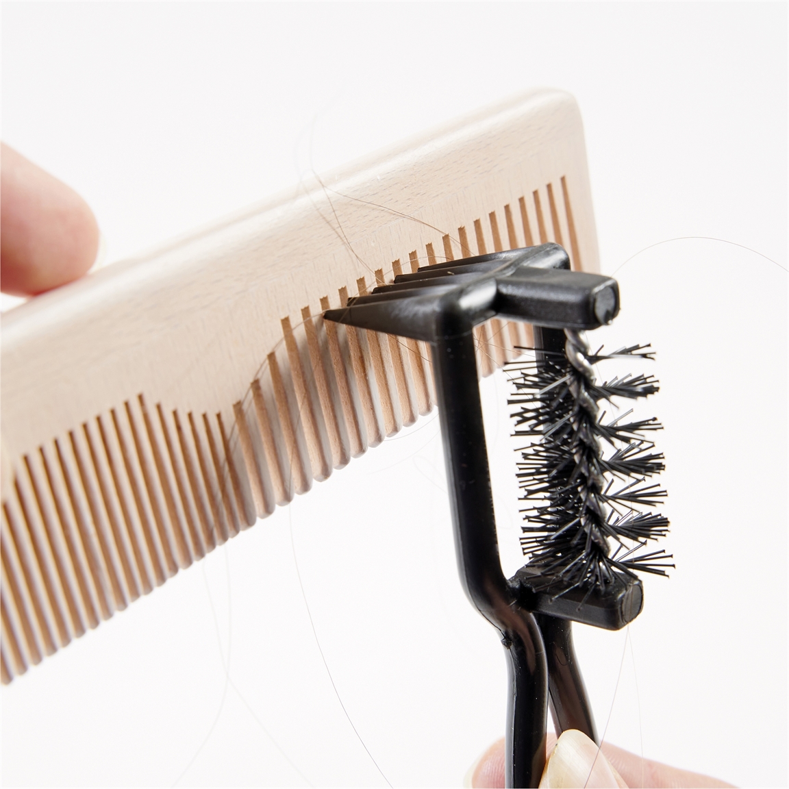 Nettoie brosse et peigne