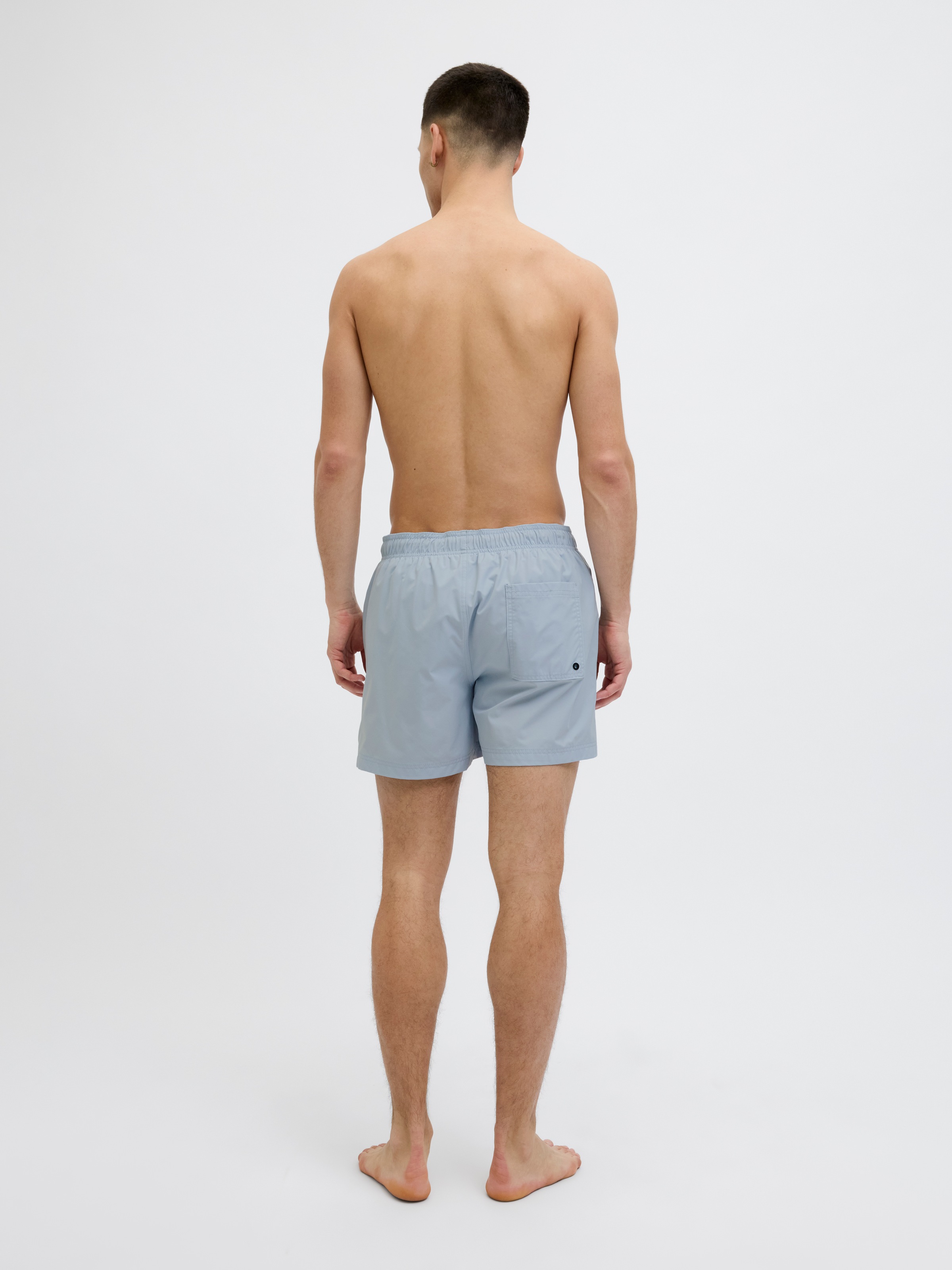 Jack & Jones Badeshorts »JPSTMAUI  Badeshort mit elastischem Bund und normalem Schnitt«, unifarben, modisch, slim fit, Polyester