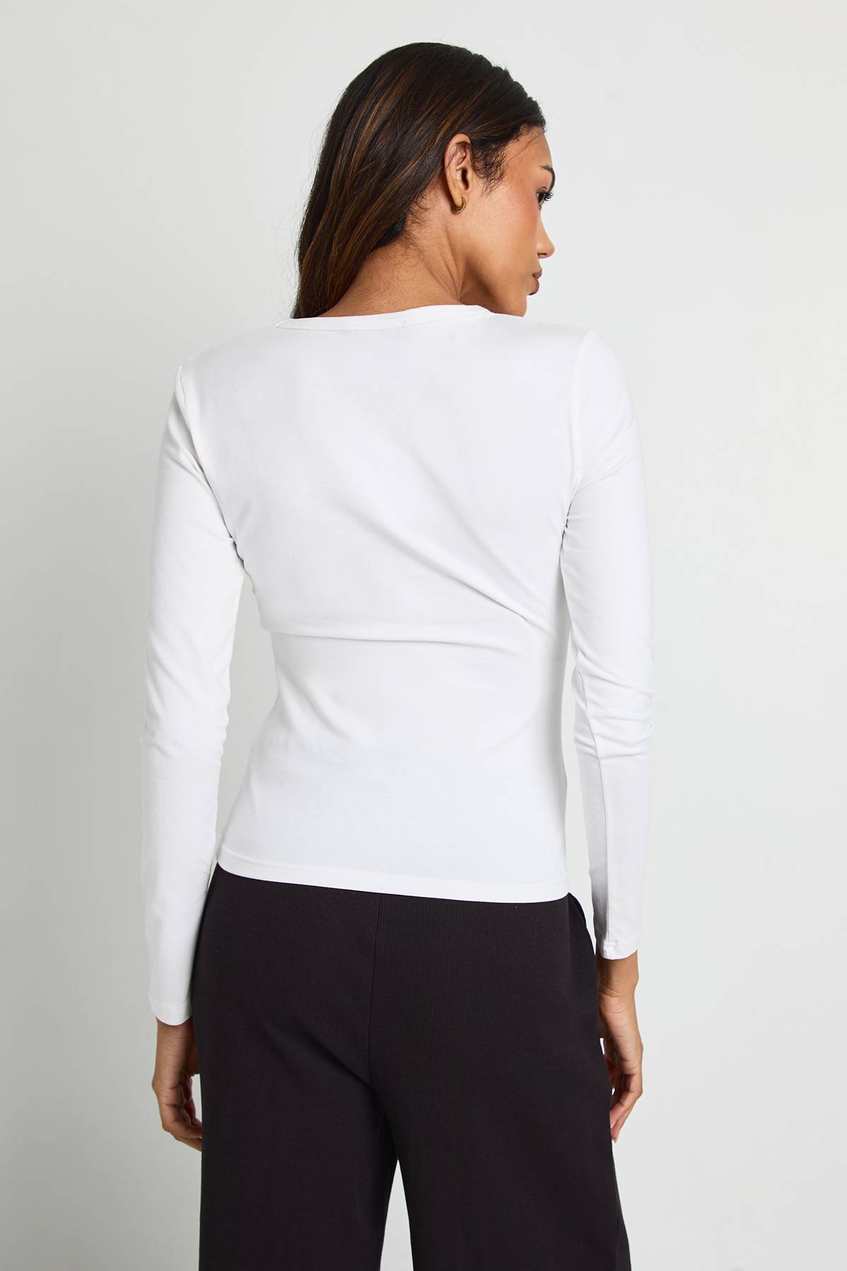 boohoo Haut longline ajusté à manches longues basique pour maternité