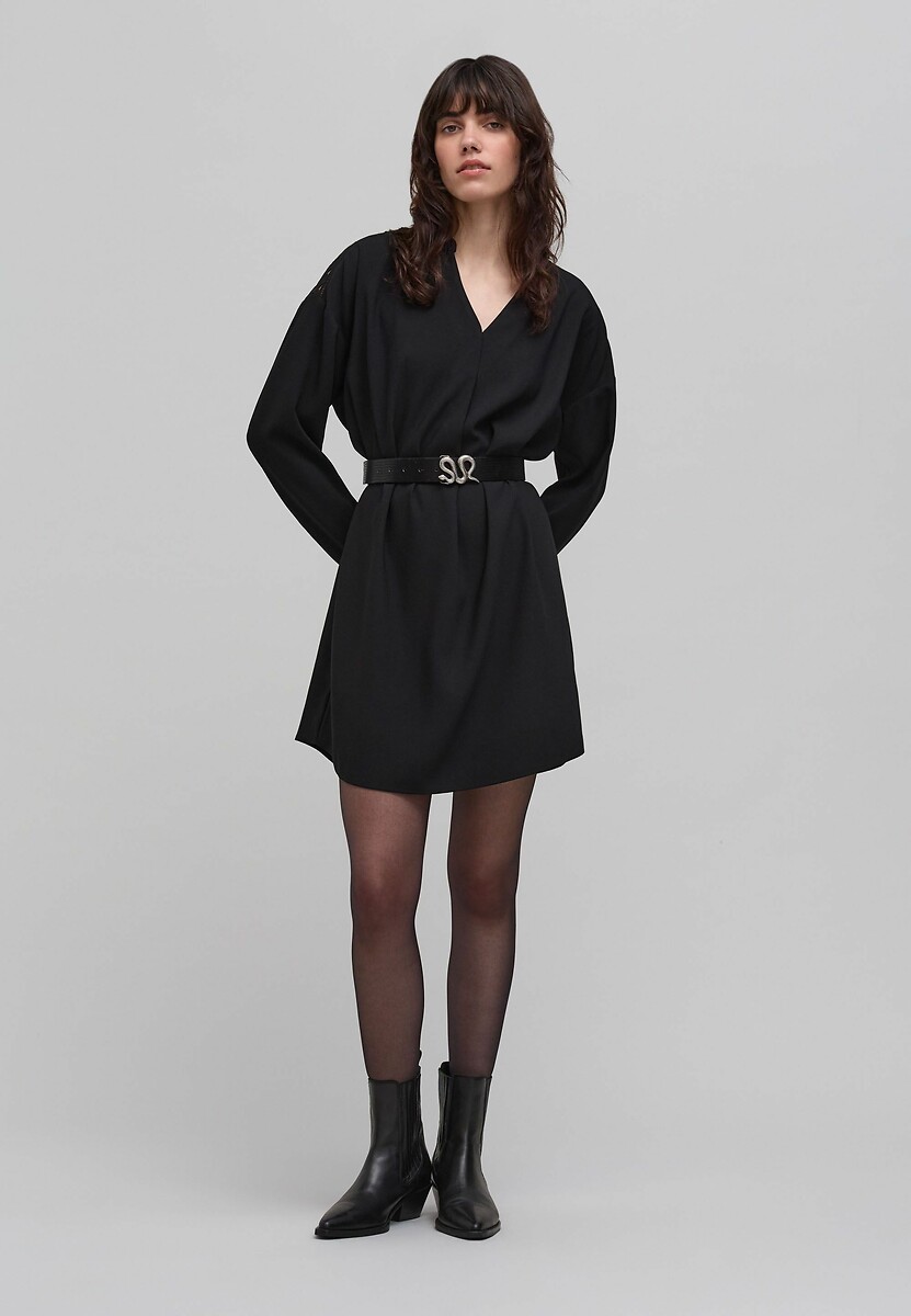 Vestido IKKS com decote em V e mangas compridas, curto, com acabamento em viés