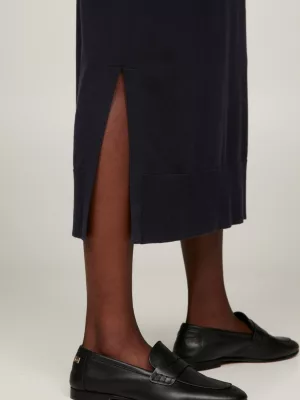 Vestido essencial de malha listrada com gola polo