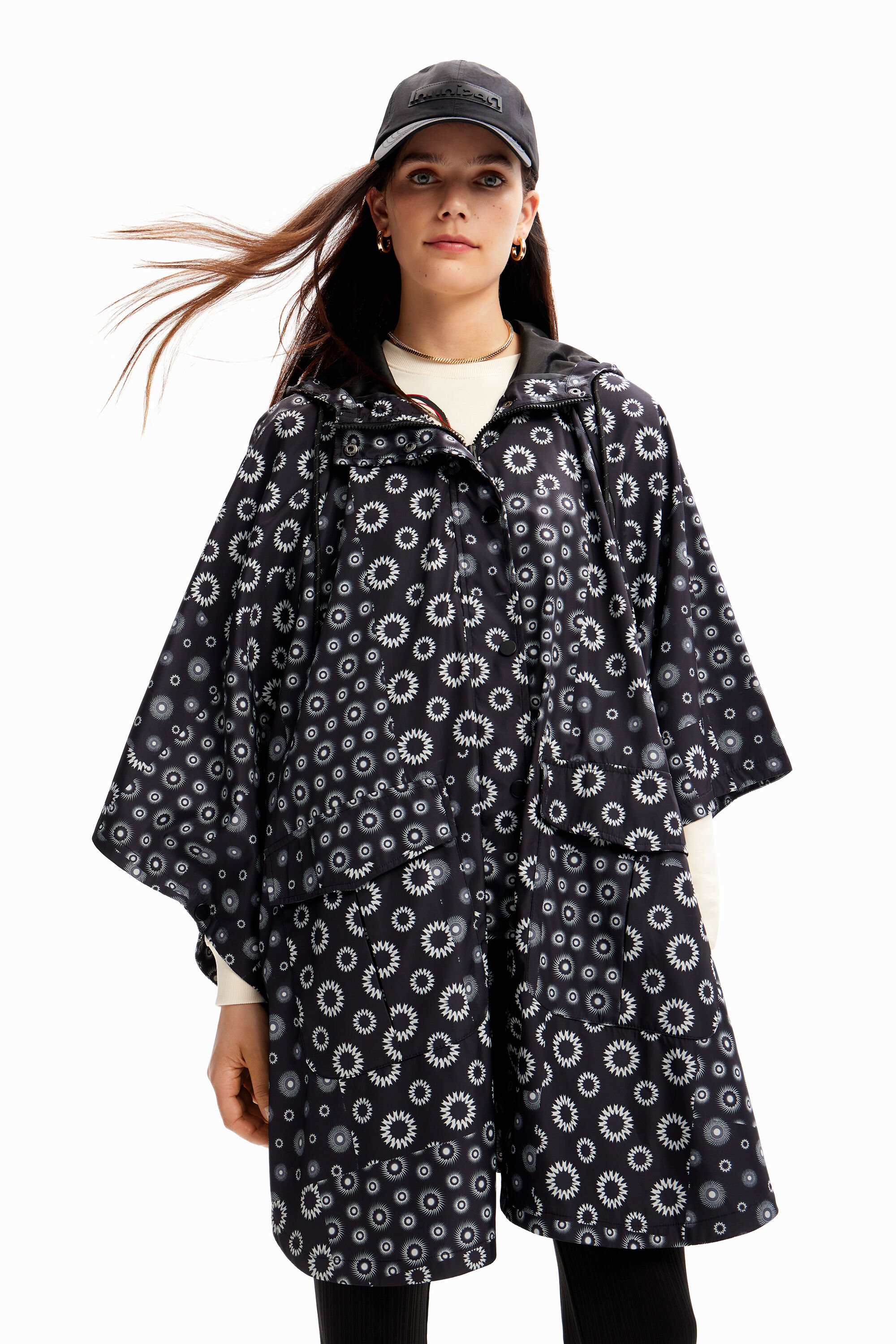 Imperméable capuche géométrique