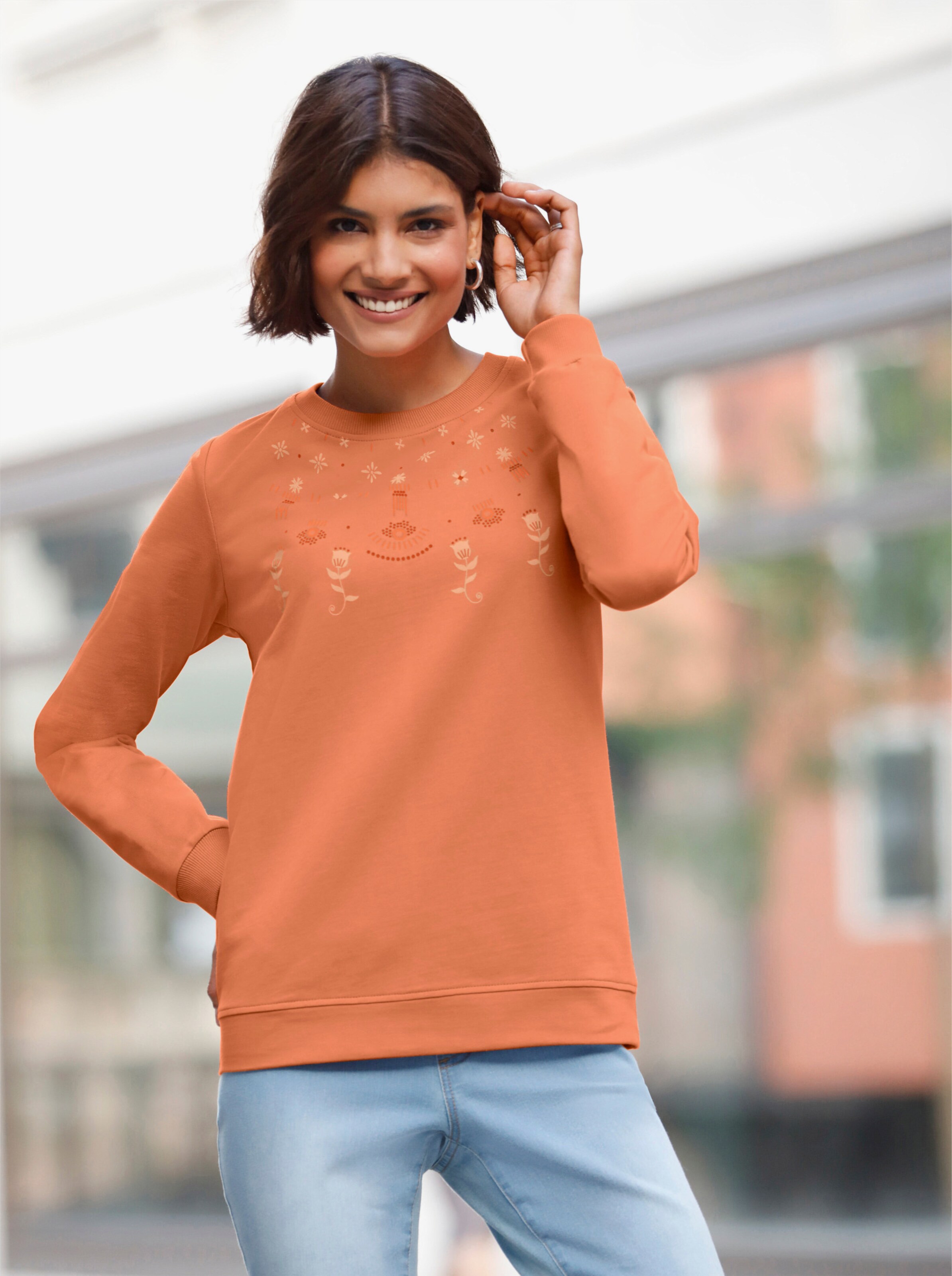 Sweatshirt