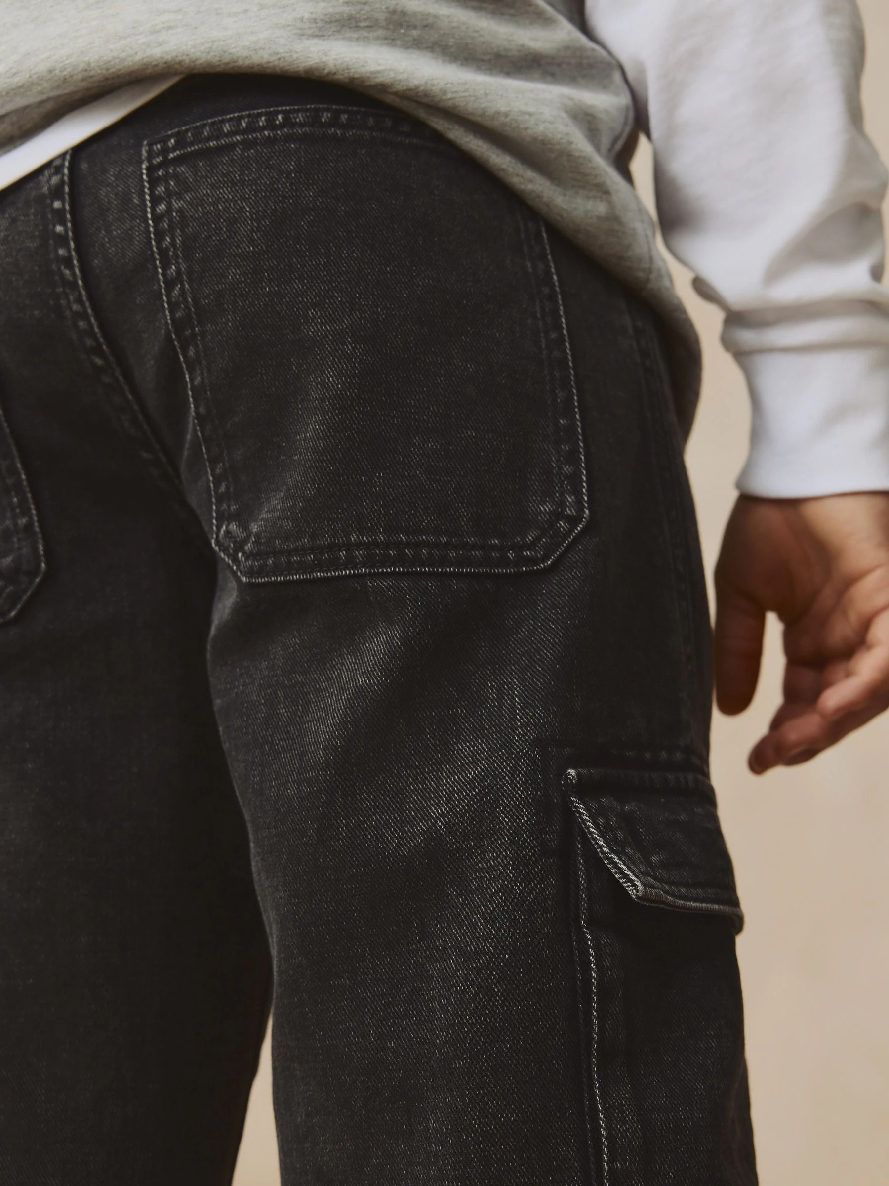 Zwart - Denim cargojeans met meerdere zakken en 100% katoen (3 - 16 jr)
