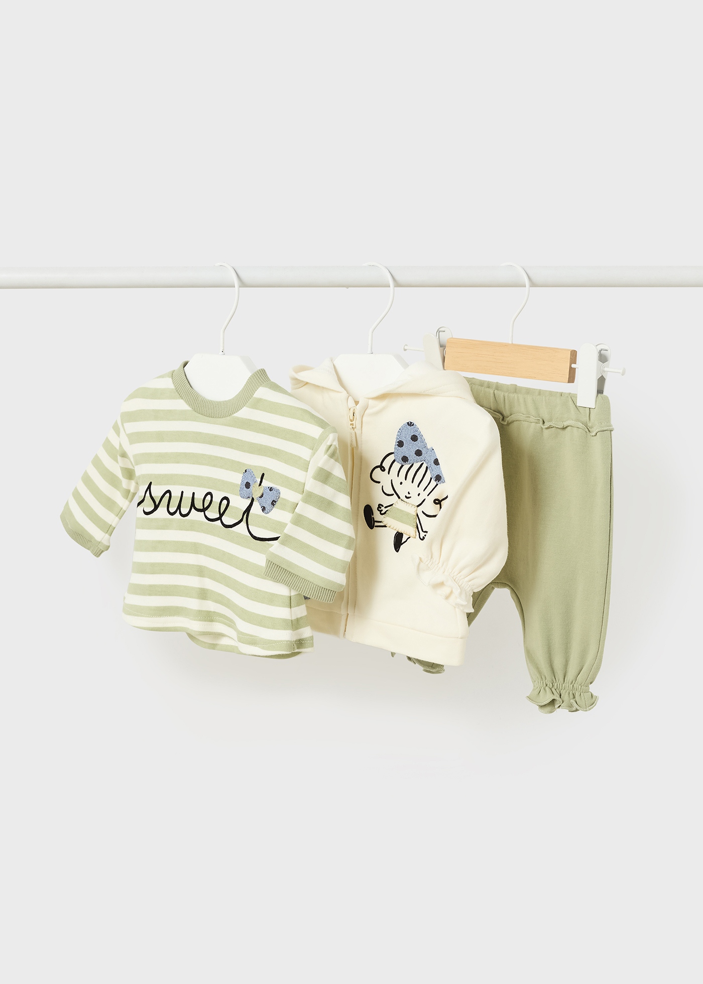 Conjunto de moletom de 3 peças Better Cotton para recém-nascidos