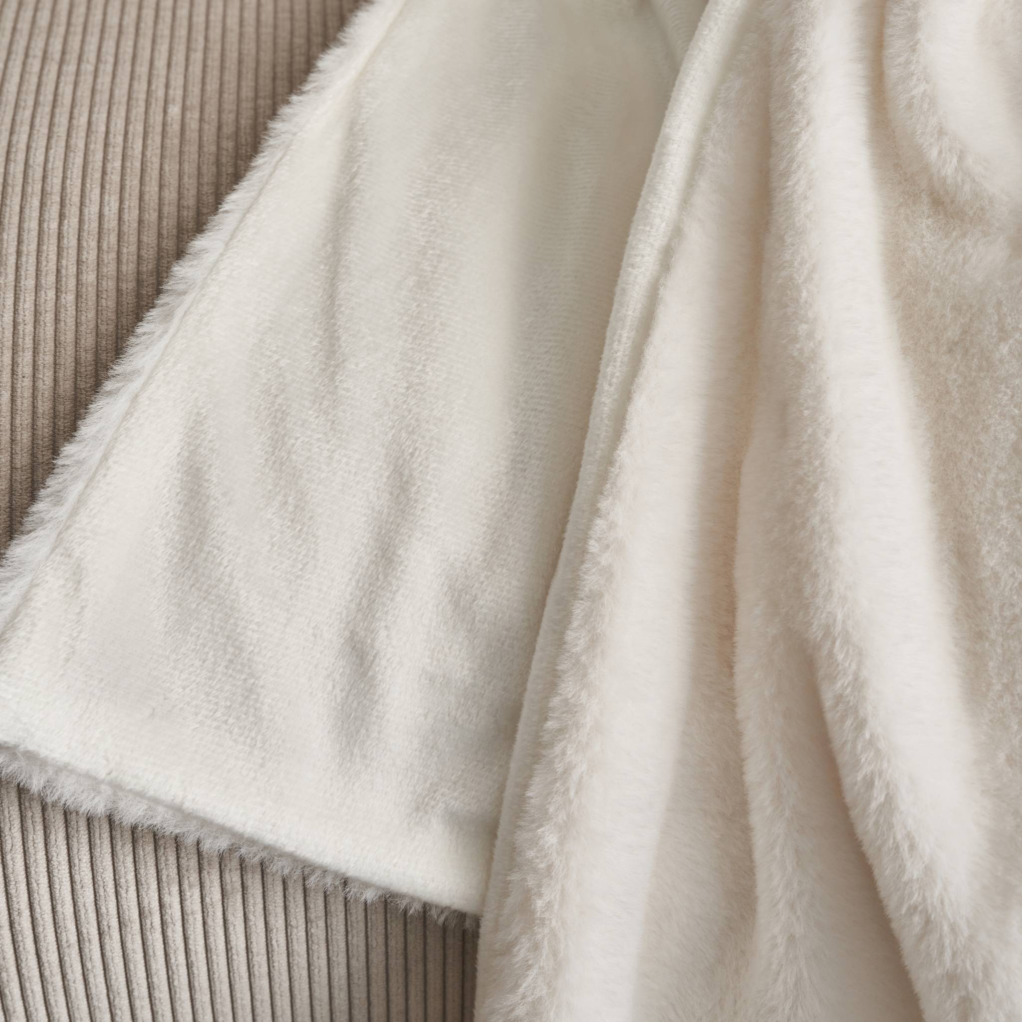 Plaid fausse fourrure blanche poil long doublure polaire 130 x 160cm - laponie