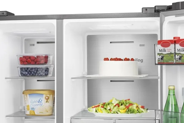 Hisense RS818N4TIC, Fritstående, Amerikansk dør, Rustfrit stål, Berøring, LED, På døren