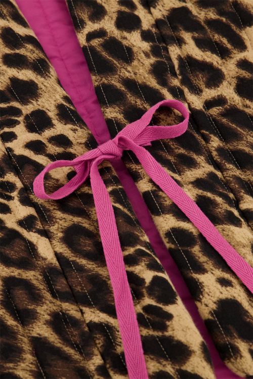 Panterprint gilet met roze strikje