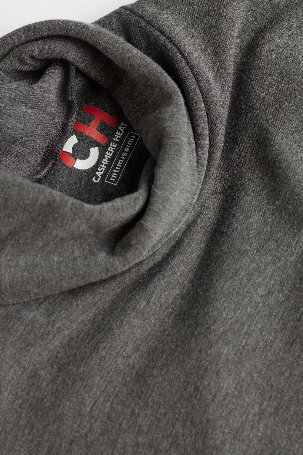 Blusa de manga comprida e gola alta em modal e cashmere