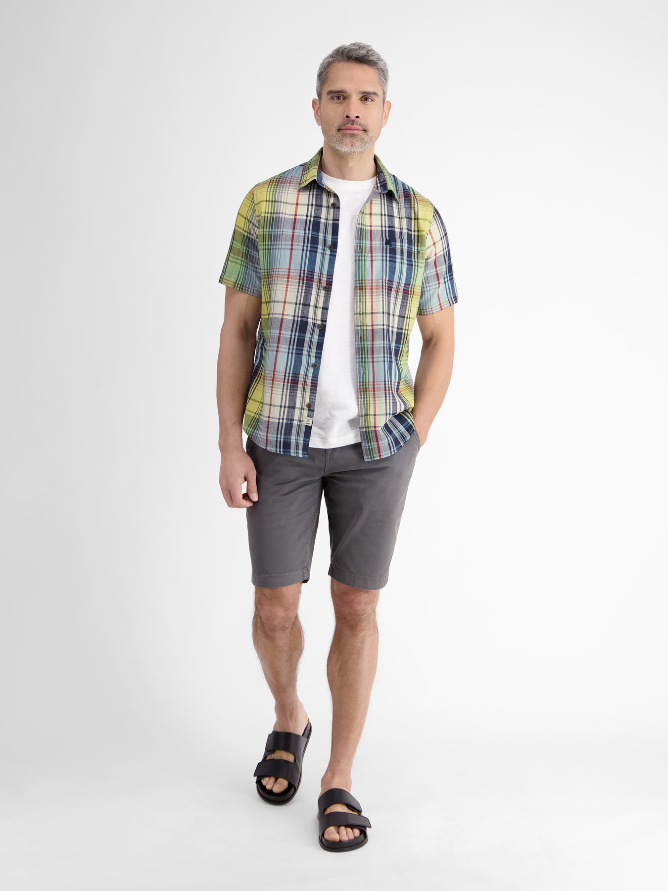 Sommerliches Karohemd mit Leinenanteil