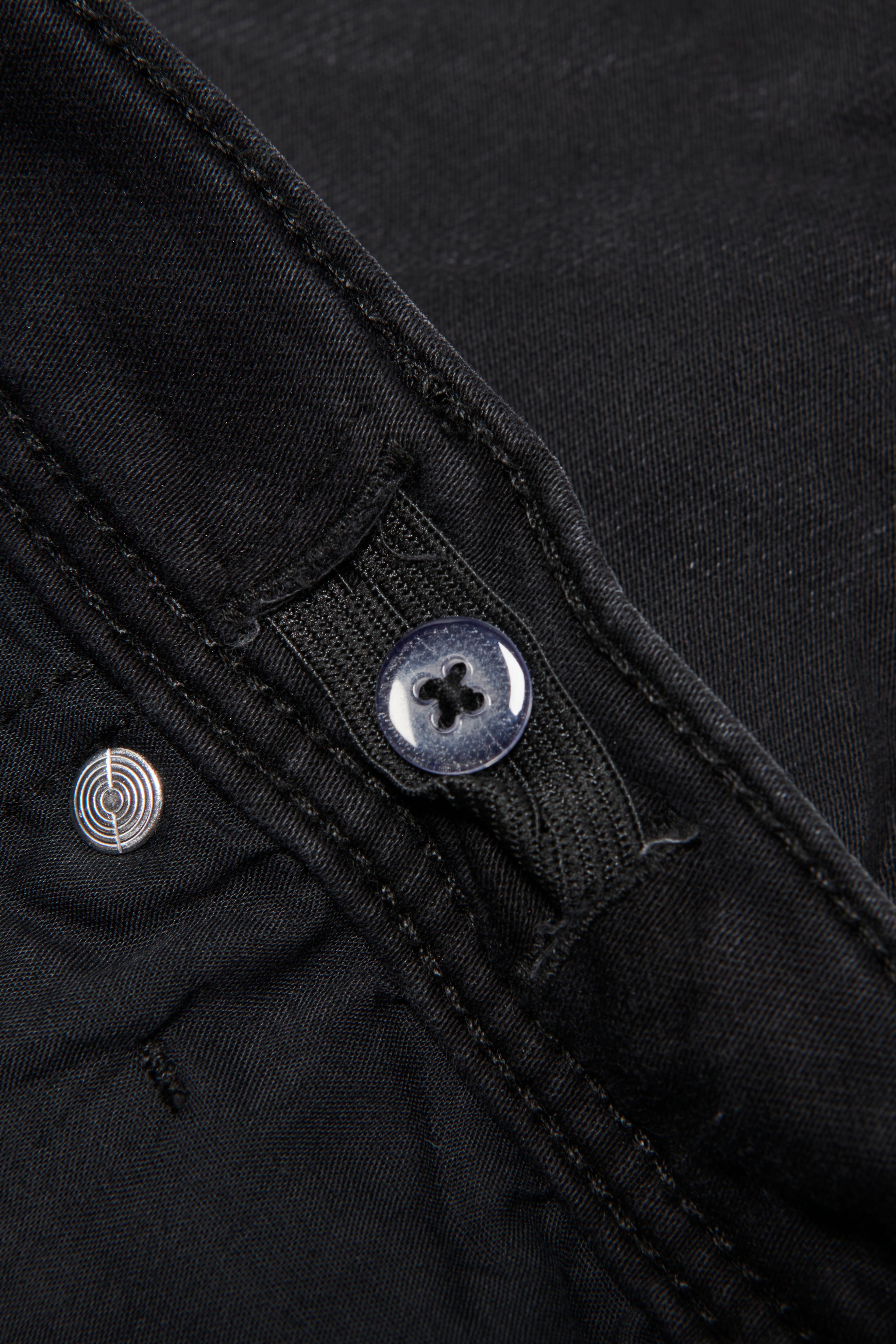 KOBDRAPER Verjüngt Jeans Washed Black