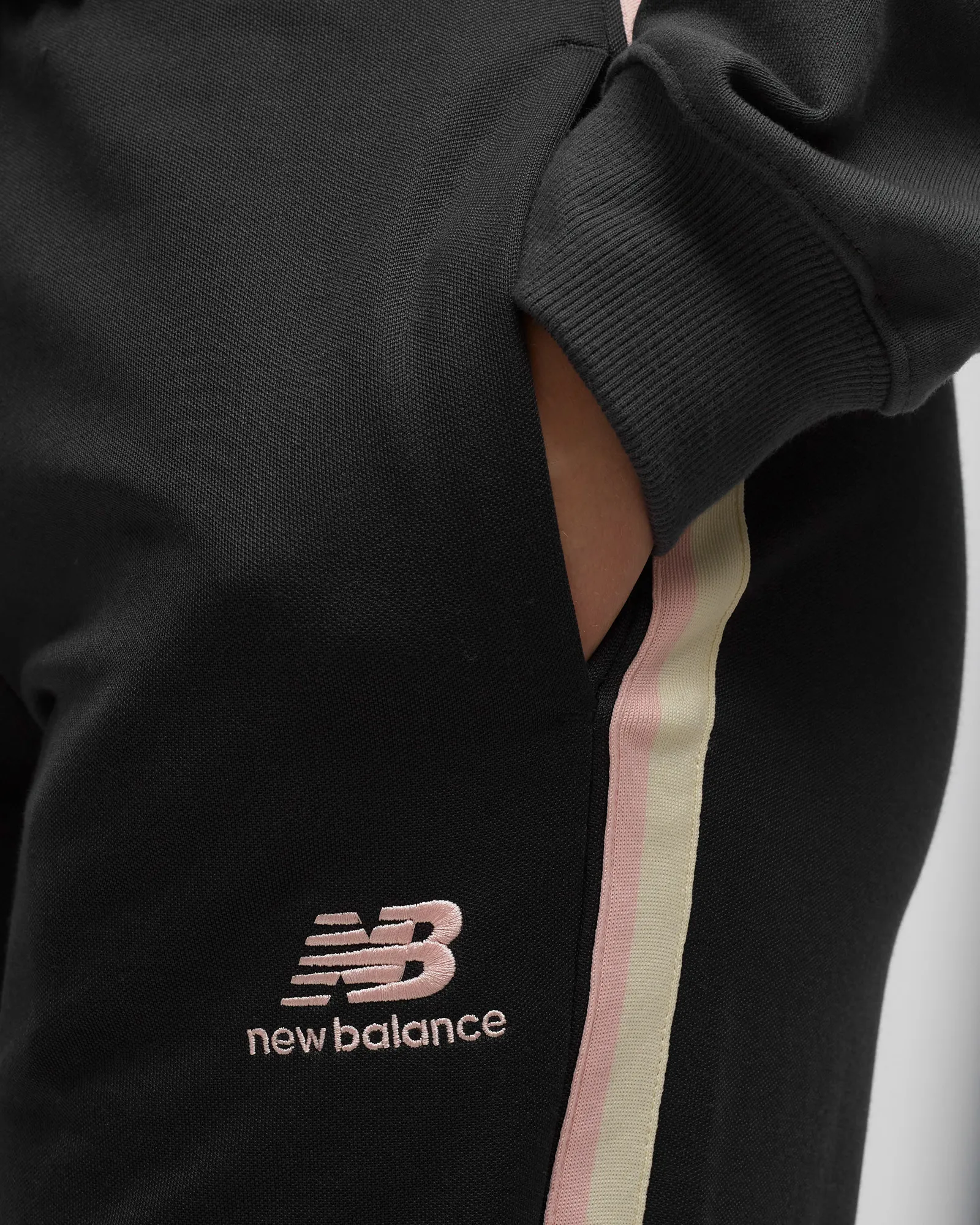 New Balance WMNS 70s Run Track Pant