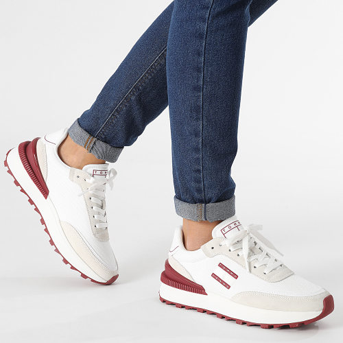 Baskets Femme Tech Runner 2275 Ecru Rouge