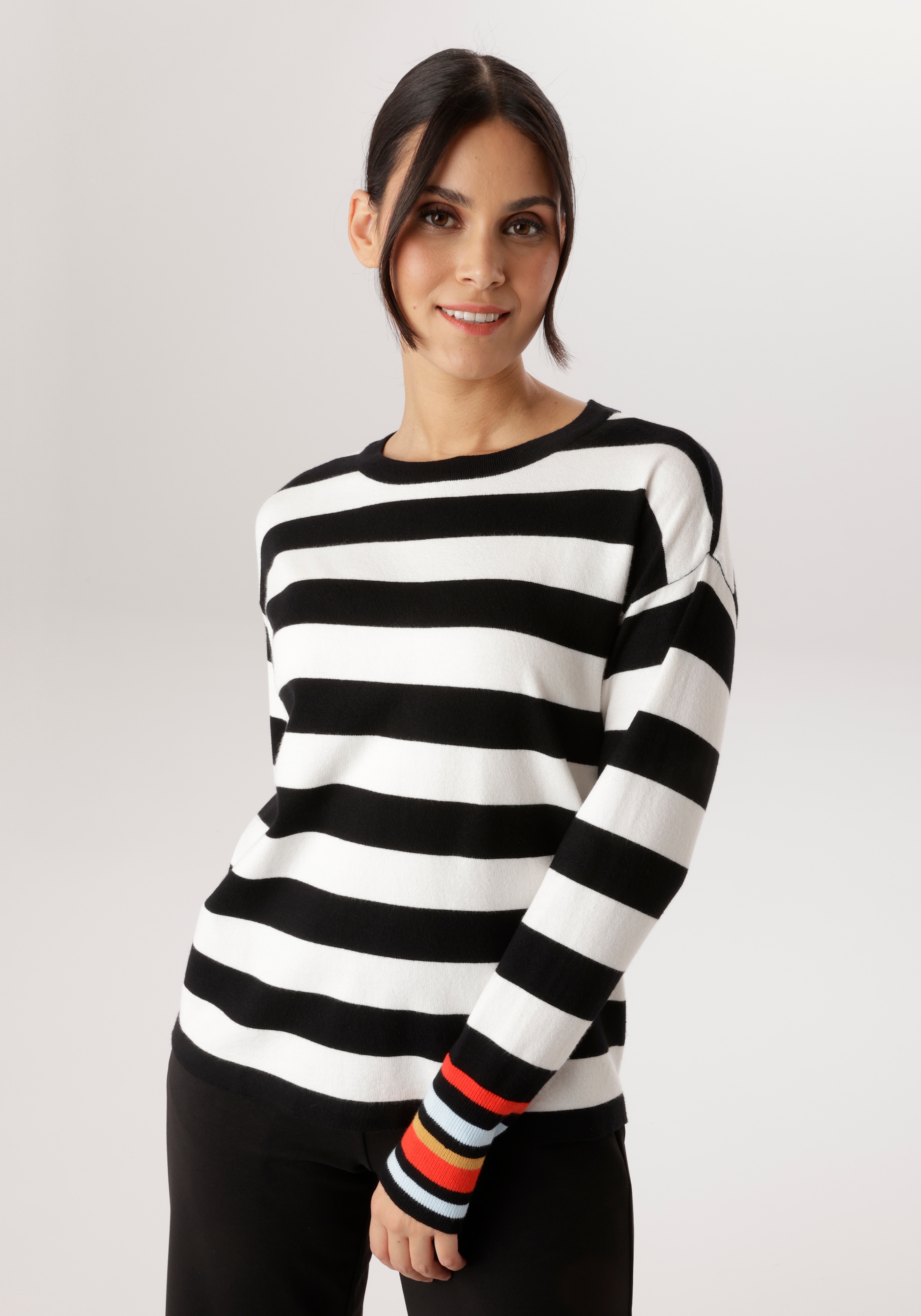 Aniston SELECTED Strickpullover mit modischen Farbakzenten den Ärmeln - NEUE KOLLEKTION