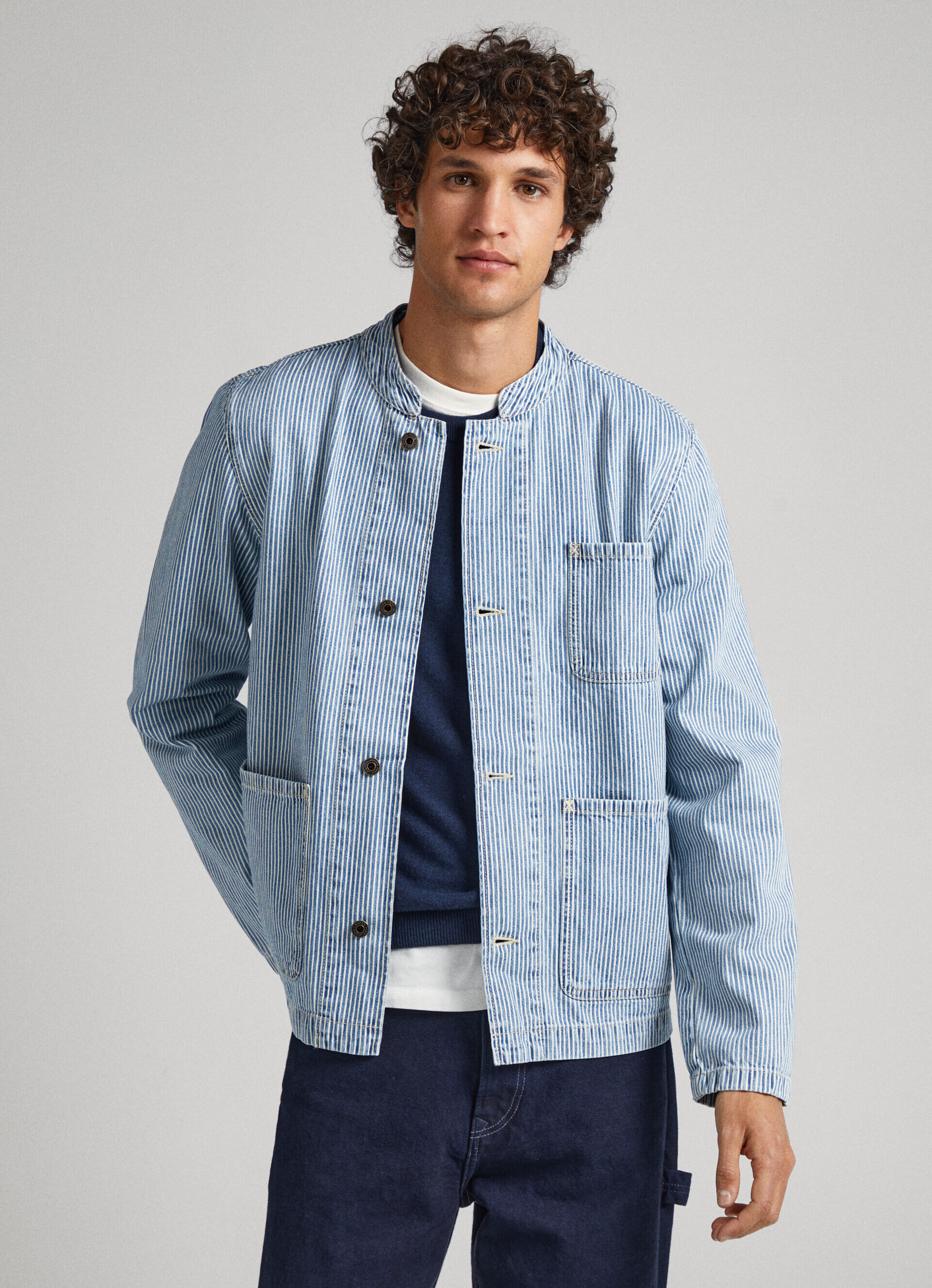 JAQUETA JEANS LISTRADA ESTILO FERROVIÁRIO - jeans