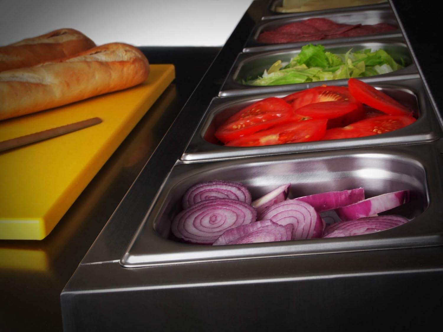 ZORRO - Zubereitungstisch ZPS200-2 Türen - Kühltisch mit GN Einlass - Salatkühlung - Gastro Belegstation