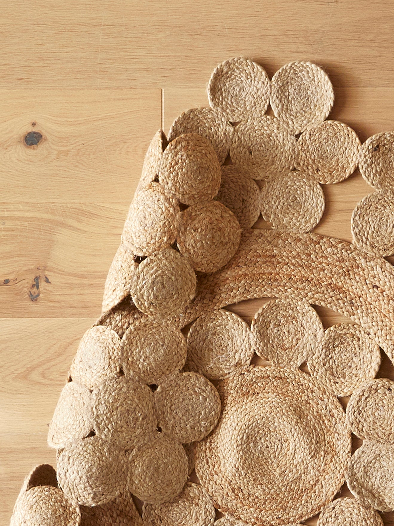 Tapis en jute forme fleur