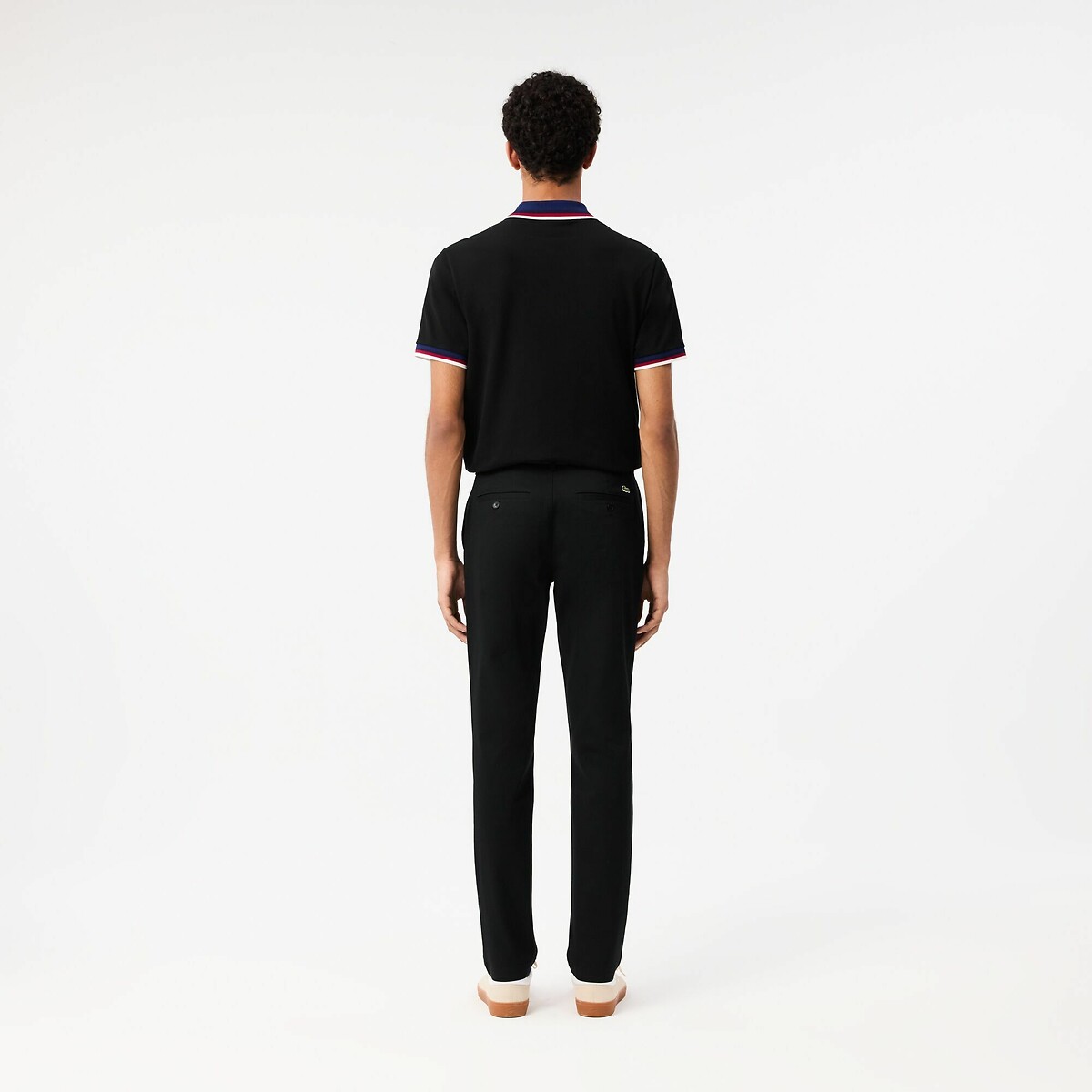 LACOSTE<br>Calça chino, corte slim, algodão elástico