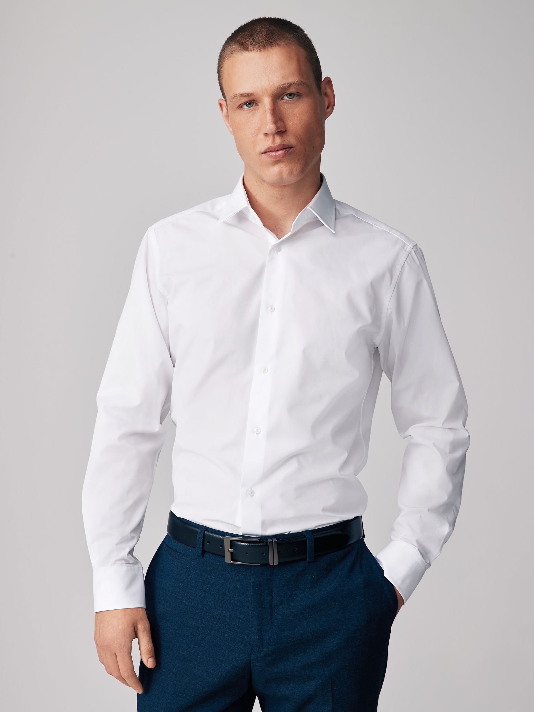 Wit - Verpakking van 5 onderhoudsvriendelijke slim fit smart overhemden met enkele manchetten