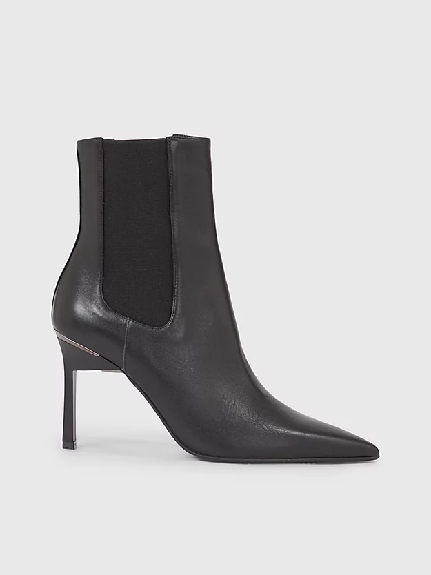 Botas de tornozelo em couro com salto agulha