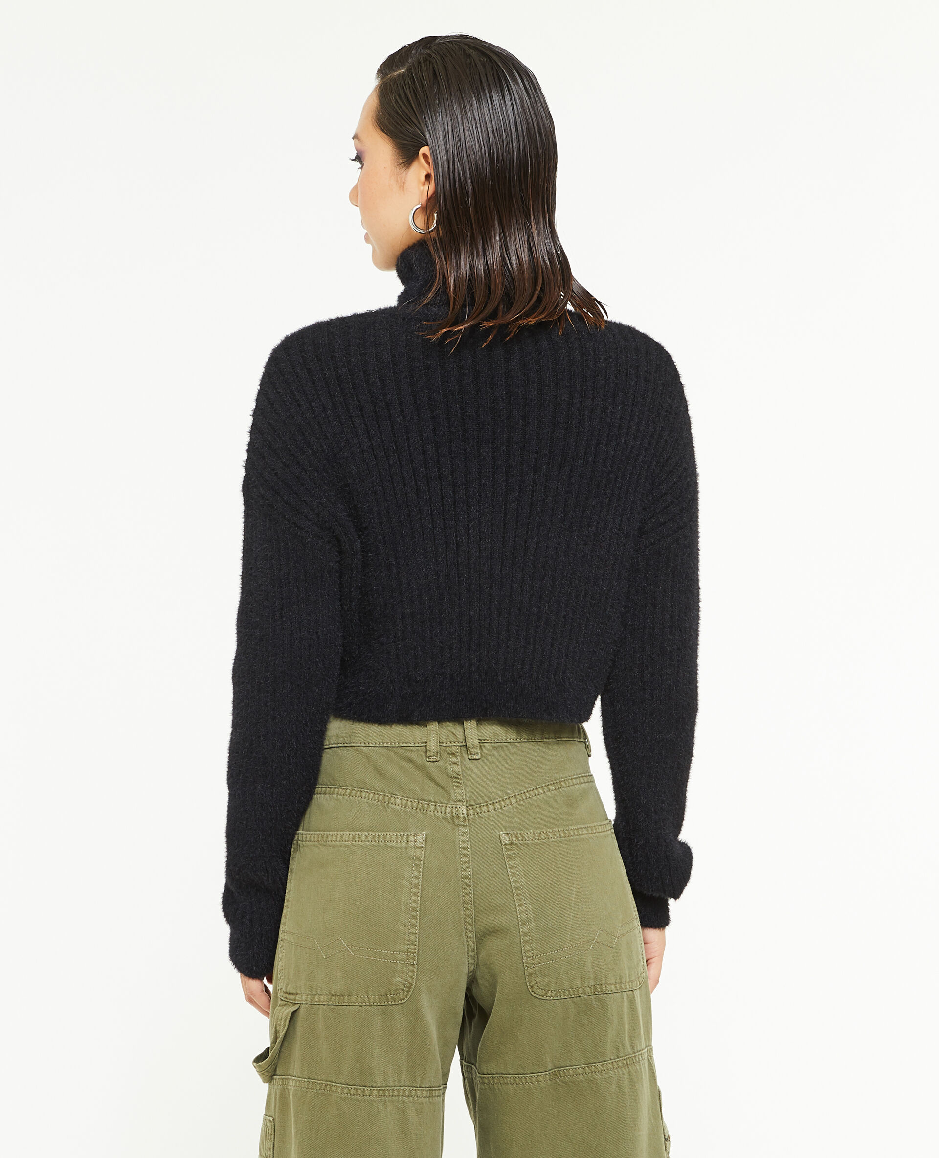 Pull court col roulé en maille fluffy - Noir