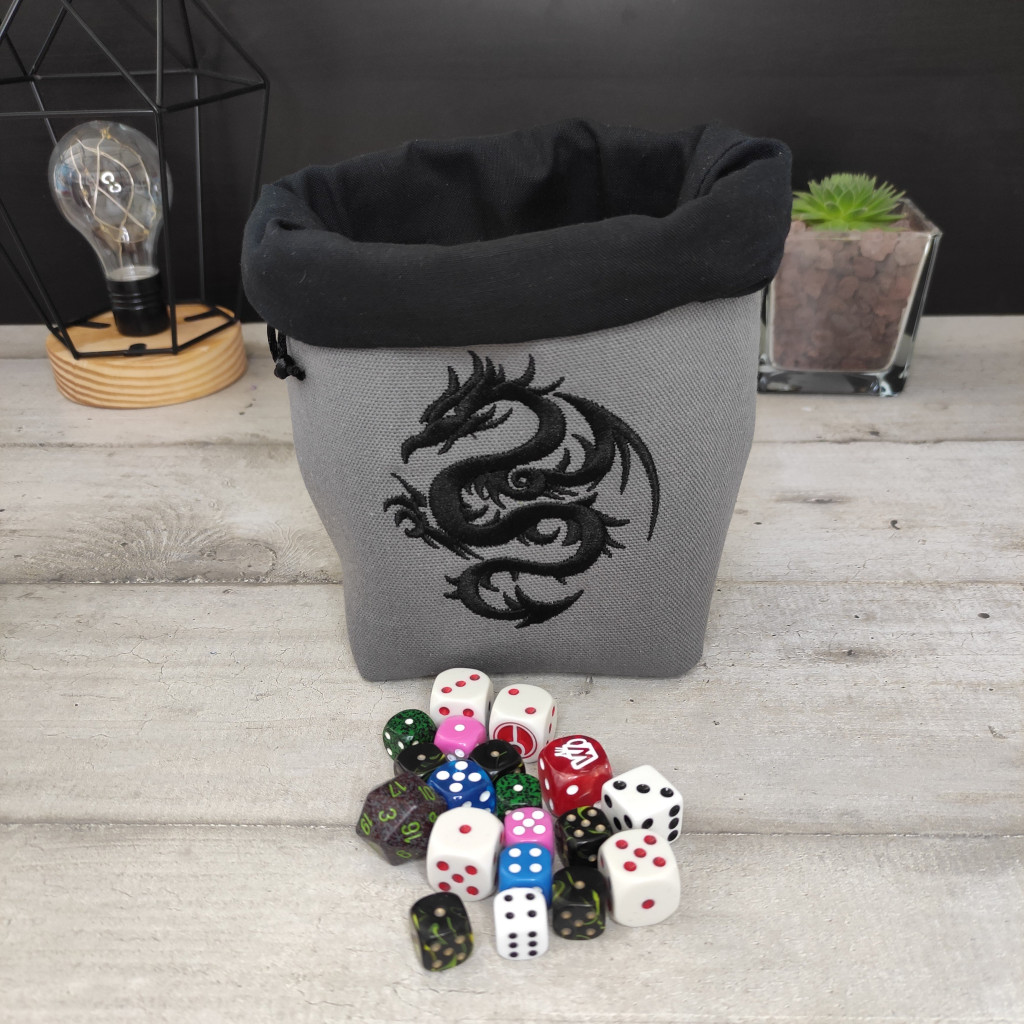Bourse à dés carrée Grise et noire - Dragon noir