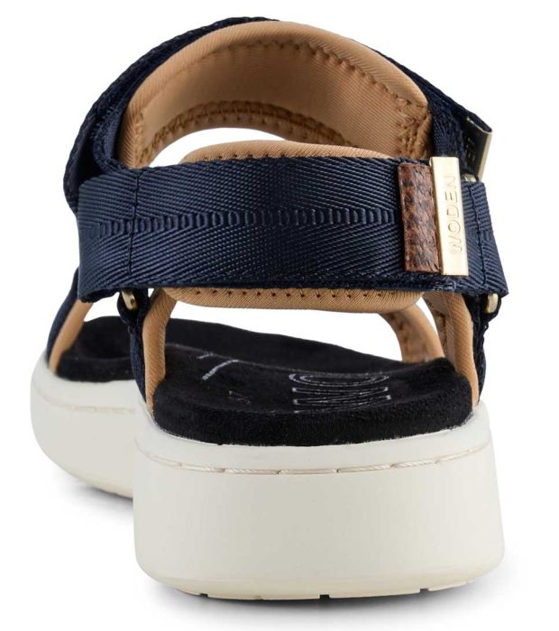 Line Sandal