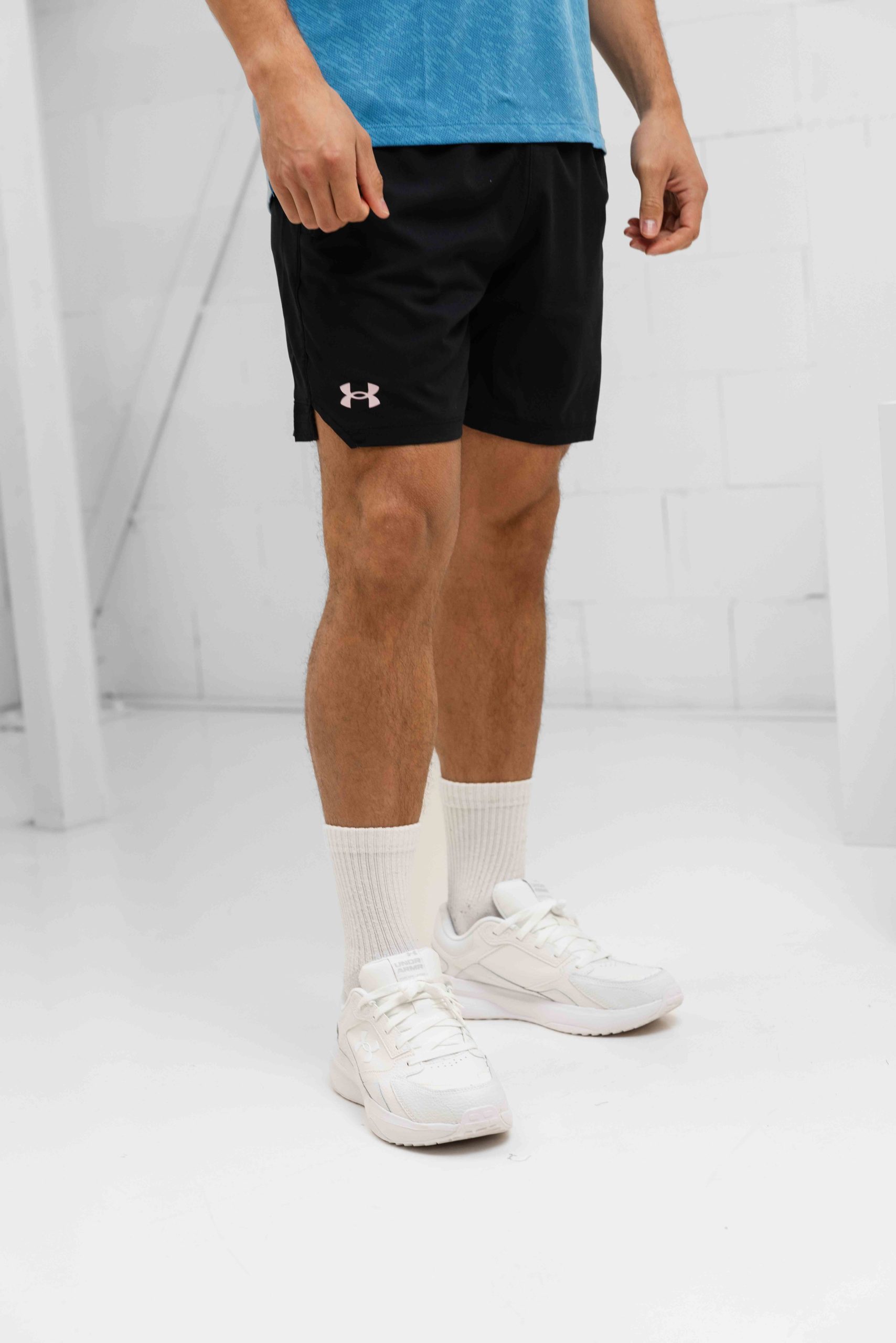 Under Armour Vanish Woven 15CM Korte Broek Heren Zwart/Lichtroze